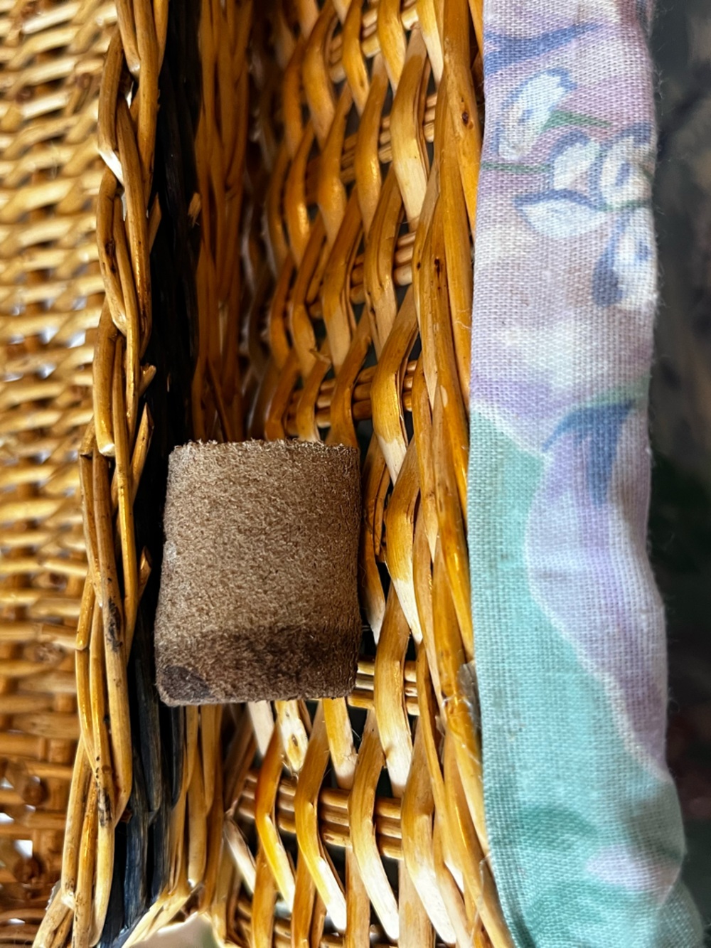 Vintage 50s Garden Cottagecore Basket Handbag Floral Cotton Liner Leather Strape - Picture 11 of 11